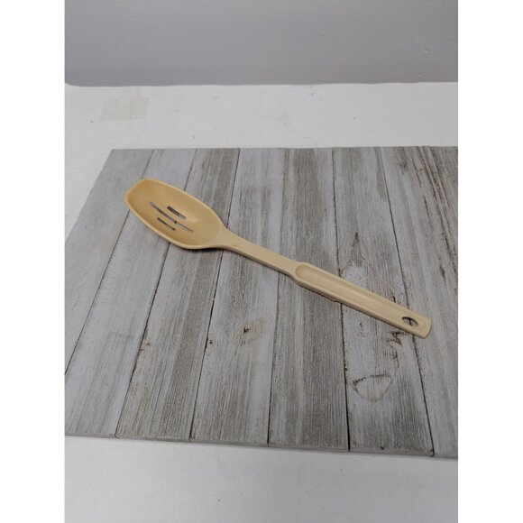 Vintage Lustro Ware Tan Almond Nylon Plastic Slotted Spoon 11" - Picture 1 of 7